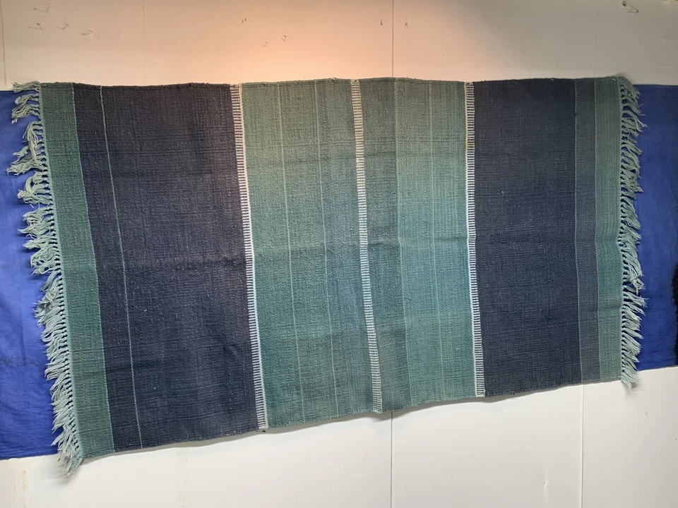 Alfombra Punjabi India Tejida a Mano Algodón Verde azulado y Azul Marino 61”X 35”W  Foto 1 de 4