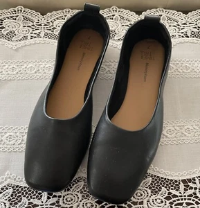 Time and True Shoes Womens 7 Black Flats Memory Foam Casual Comfort - Picture 1 of 10