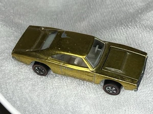 Hot Wheels Red line Dodge Charger 1968 Gold Original - Picture 1 of 5