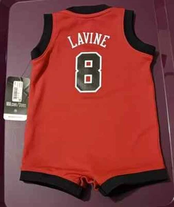 Baby 0-3 Monate Chicago Bulls Trikot Strampler NBA #8 Zach LaVine neu mit Etikett - Bild 1 von 4