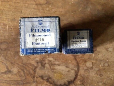 Lámpara Proyector Bell&Howell Filmo 918 y BOMBILLAS EXCITADORAS De Colección Orig. Caja Foto 1 de 4