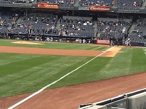 2 Front Row Section 130 Yankees Tickets v Cincinnati 7/4 - Picture 1 of 7