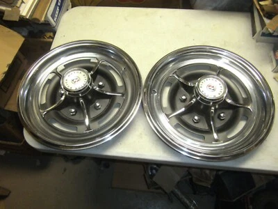 2 NOS 1977-1979 Buick Regal Skylark Century 14" Mag Style Cubierta de rueda 1255241 Foto 1 de 4