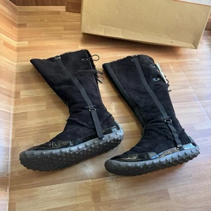 Cole Haan G Serie schwarze Wildleder Stiefel Fell gefüttert Gr. 8 kniehoch - Bild 1 von 18