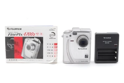 【EXC+5】 FUJIFILM Fuji FinePix 4700z Silver Digital Camera From Japan - Image 1 of 4