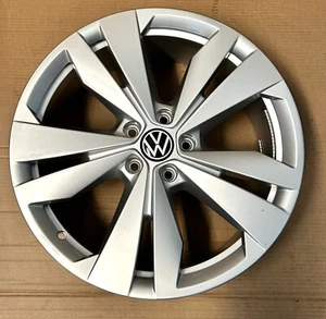 Original VW Alufelge LOEN ID4 ID5 8J X 19 ET45 11A071499 - Bild 1 von 4