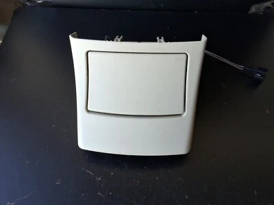 Cenicero consola central trasera Mercedes-Benz E500 2003-2006  Foto 1 de 4