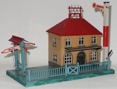 BUB KBN Bahnhofsgebäude Signal Mast Fahrtrichtungsanzeiger Blech Bahnhof Station - Bild 1 von 4