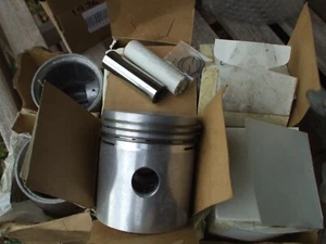 NEW old stock Jaguar SS 2 1/2 litre Set of Pistons. 1937 to 1950 engines SS100 - Picture 1 of 3