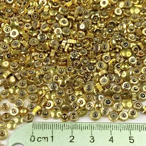 Lotto 100 Corone Orologi Ricambi Orologiai Riparazione Lavoro Steampunk NOS Assortiti - Foto 1 di 11