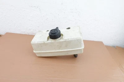 Tanque de combustible para cortacésped Tecumseh 661-35 OEM 410241 Foto 1 de 4