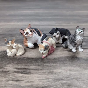 Vintage Mini Resin Cat Figurines Lot 5 Cute Curious Kittens Collectible Decor - Picture 1 of 10