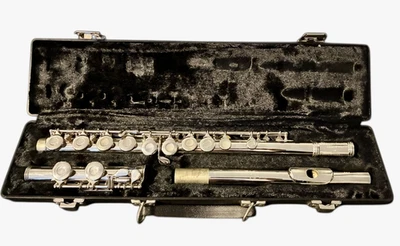 Flauta estudiante Communhardt modelo 2NP 151082 Elkhart Indiana estuche rígido negro LEER Foto 1 de 4