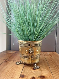 QUALITY ANTIQUE BRASS LIONS HEAD & PAW PLANTER JARDINIERE / CHAMPAGNE ICE BUCKET - Picture 1 of 21
