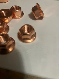 Tuercas de escape de bloqueo de brida de paso de 8 mm x 1,25 chapadas en cobre 12 mm 25 piezas - Imagen 1 de 1