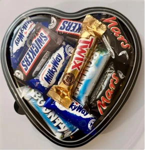 Mars Roses Celebrations Special Heart Gift Pack for Birthdays Parties Loved Ones - Picture 1 of 6