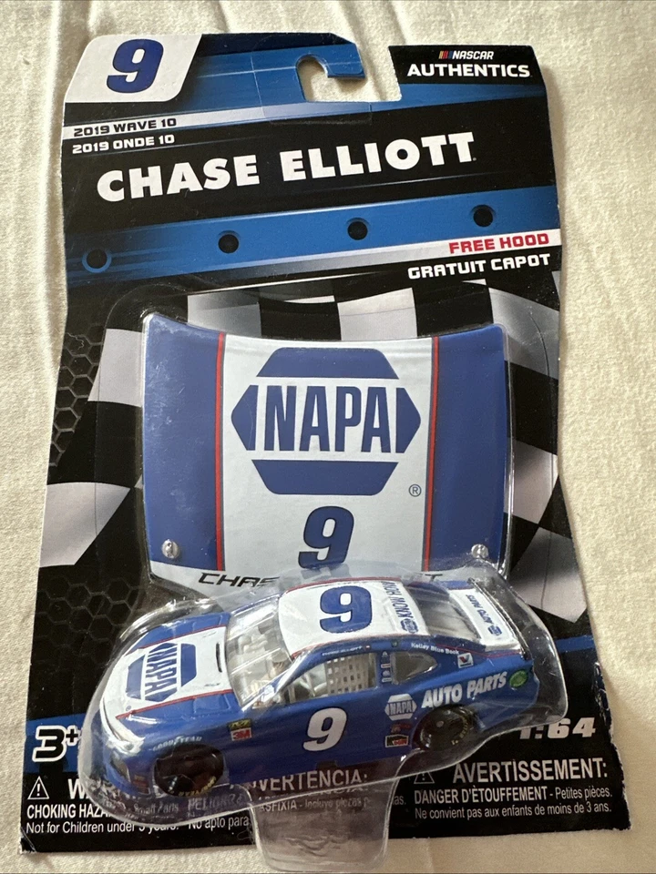 2019 NASCAR Authentics Wave 10 Chase Elliott #9 Napa Auto Parts Camaro 1 64