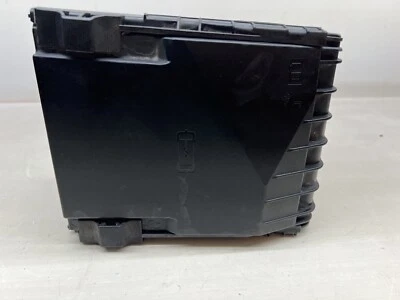 2011-2014 Volkswagen Jetta 2,5 Engine Bay Relay / Fuse Box 1K0937125D OEM 50k M - Image 1 of 4