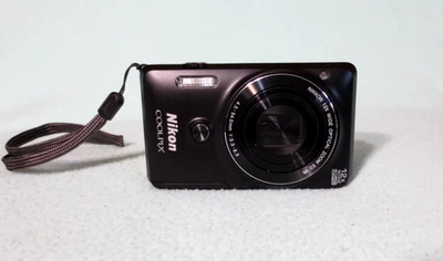 NIKON Coolpix S6900 Compact Digital Camera Sixteen MP- Touch Screen - Near Mint - Image 1 of 4