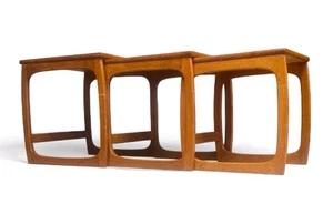 PARKER KNOLL TEAK BEISTELLTISCHE MID CENTURY RETRO SCHLITTENBEINE UM 1970 - Bild 1 von 8