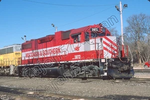 Original Dia - WSOR Wisconsin & Southern GP38 3872 At Janesville, WI. 3/22 - Bild 1 von 1