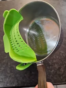 Snap 'n Strain Silicone Pot and Pasta Strainer 2 Pack - Better than a Colander! - Picture 1 of 7