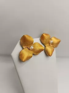 Sylvan Spirit Hand Sculpted Clay Earrings Pearl, Golden Flower Clip On 1" - Picture 1 of 8