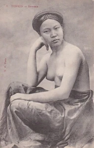 Tonkin Rêverie Femme vietnamienne seins nus Nue Nude Indochine Vietnam Asie Asia - Foto 1 di 2