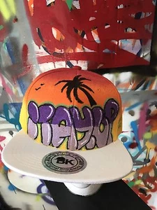 Weißer handbemalter Cali Stay Up Hip Hop Hut mit Druckknopflasche Shortiez Tinte - Bild 1 von 2