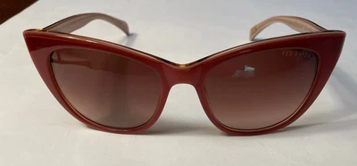 Óculos de Sol Feminino Ted Baker B57 56 [] 19 Borgonha/Marrom Gradiente Flor Templo - Imagem 1 de 4