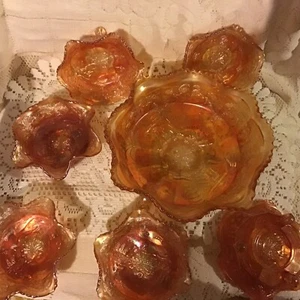 Fenton Panther Marigold Carnival Glass Footed Berry Bowl With Six Berry Dishes. - Picture 1 of 5