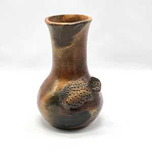 Elizabeth Manygoats Horned Toad Navajo Pottery Vase 6.5" Pine Pitch 2013 Signed - Picture 1 of 15