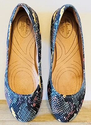 Женские балетки Clarks модель Indigo модель Valley River со змеиным принтом без шнуровки повседневные 6,5 - Изображение 1 из 4