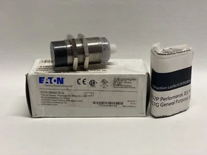 NEW Eaton E57G-30UNC15-Q Inductive Sensor - Picture 1 of 3