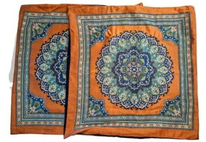 2 fundas de almohada Pottery Barn Mandala Design seda 18" usadas en excelente estado - Imagen 1 de 5