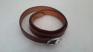 ¿Cuero sin marca? Cinturón Hombre Largo Completo 40"x1" Tono Plateado Hebilla Usado - Imagen 1 de 8