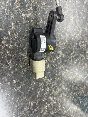 CADILLAC XT5 FRONT LEFT SIDE HEADLIGHT HEIGHT LEVEL SENSOR OEM 2017 - 2023 ✔️ - Image 1 of 4