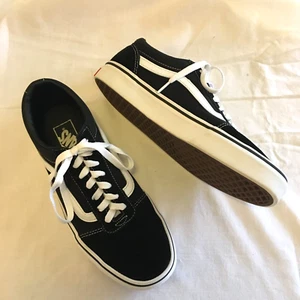 VANS  #500714 OFF THE WALL Men's Size 7.5  Suede & Canvas Skate Shoe Black White - Picture 1 of 12