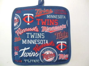 MLB MINNESOTA TWINS Hand-crafted Fabric Potholder - Picture 1 of 1
