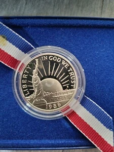 1986 Liberty Half-Dollar Proof Commemorative Modern Clad 50C Coin Box - Picture 1 of 2