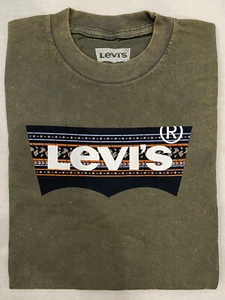 Levis Mens Crew Neck Long Sleeve Graphic T-Shirt Tee Size: (XXL) 2XL Olive Green - Picture 1 of 3