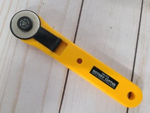 Olaf 28mm Rotary Cutter Special Quick Change Tungsten Steel Blade Knife #9551 - Picture 1 of 5