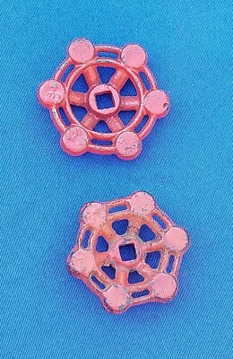 Lote de 2 perillas o manijas de válvula de grifo de agua vintage centro cuadrado  Foto 1 de 4