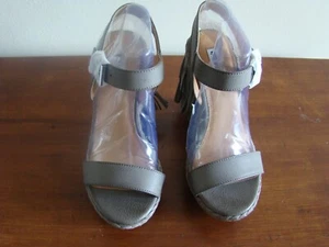 Not Rated Women 6 M Shoes Roaring Ruby Sandals Wedge Heels Taupe New - Picture 1 of 8