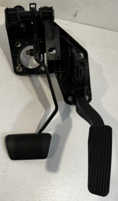 Chrysler Town & Country/Dodge Grand Caravan 2011-15 conjunto de pedales 05281418Ac Foto 1 de 4