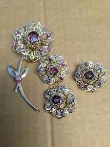 Juego de broches y pendientes vintage de flores en tono dorado Sarah Coventry *¡VER DETALLES! - Imagen 1 de 1