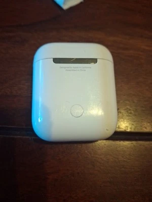 Apple AirPods 2. Generation mit Ladecase - Weiß - Bild 1 von 4