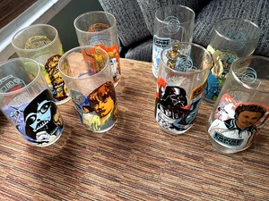 Juego de 8 vasos vintage Burger King A New Hope & Empire Strikes Back Star Wars - Imagen 1 de 17