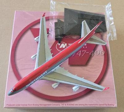 1:400 Boeing 747-400 Northwest Airlines "Shoebowl" N670US Dragon Wings - Image 1 of 4