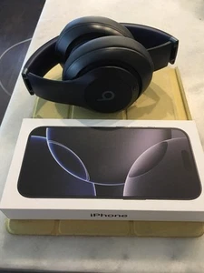 Apple iPhone 16 Pro AT&T Only 128GB Black Titanium - Good Condition - FREE BEATS - Photo 1 sur 15